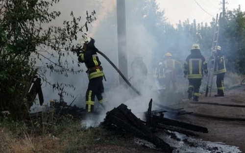 В мариупольском доме с несчастливым номером возник пожар (ФОТО+ВИДЕО)