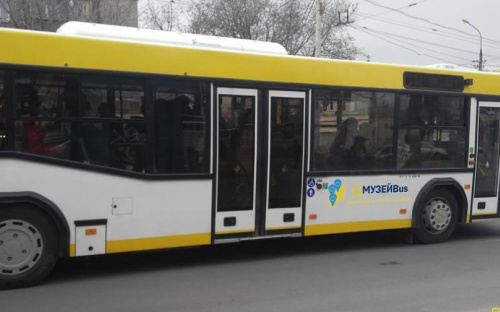 В «МУЗЕЙВus» Мариуполя покажут оружие, сделают старинную прическу и расскажут об истории города (ФОТО)