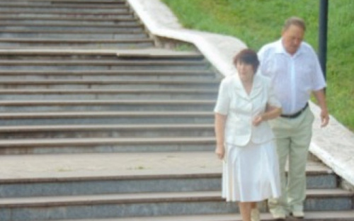 В популярном мариупольском парке травмоопасная лестница (ФОТО)