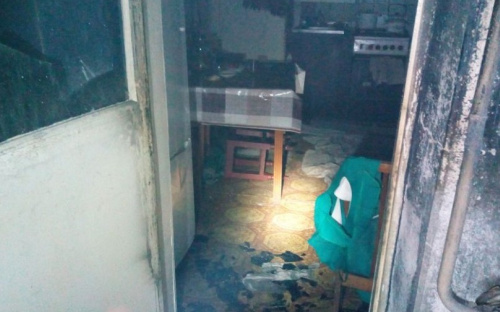 В результате пожара в Мариуполе погибла женщина, 5-летний ребенок получил ожоги (ФОТО)