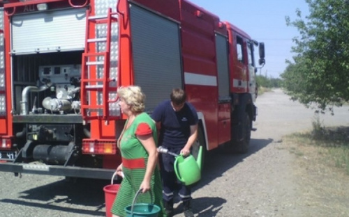 Спасатели доставили воду в северные города Донецкой области