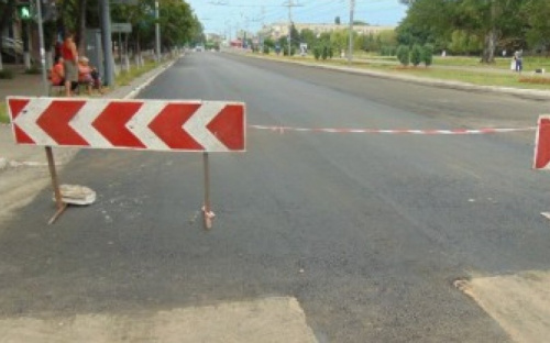 В центре Мариуполя инспекторы ТТУ вместо полиции ловят водителей-нарушителей (ФОТО)