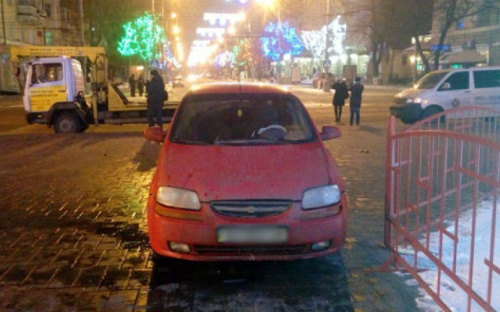 В центре Мариуполя полицейский пытался убежать после ДТП
