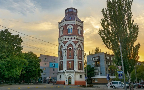 На 5 мариупольских инсталляций претендуют 13 украинских городов: открыто голосование