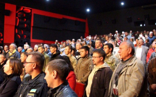 Режиссер фильма «Червоний» в Мариуполе: кино не менее мощное оружие, чем танки (ФОТО)