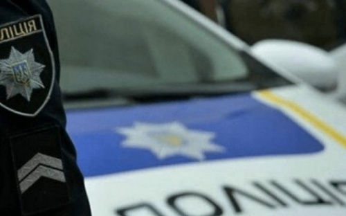 Вблизи Мариуполя водитель легковушки сбил 32-летнюю женщину и скрылся