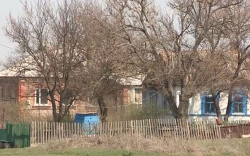 В приазовском селе обмелели колодцы: жители остались без воды (ФОТО)