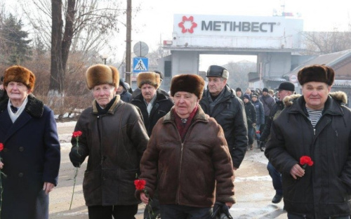 Ветераны меткомбината им. Ильича рассказали молодежи о собственных рекордах (ФОТО)