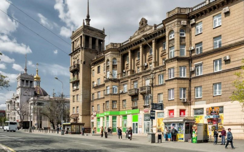Стало известно, когда в Мариуполе приступят к реконструкции дома со шпилем