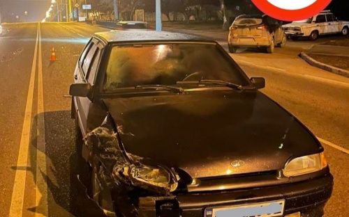 Три автомобиля «поцеловались» возле светофора в Мариуполе