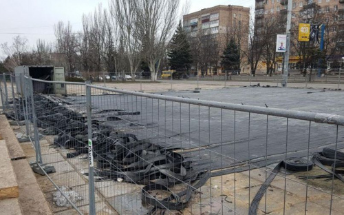 Популярную развлекательную площадку в центре Мариуполя демонтируют (ФОТОФАКТ)