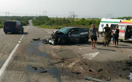 На Донетчине в страшной аварии погибли три человека, еще семь – в больнице (ФОТО)