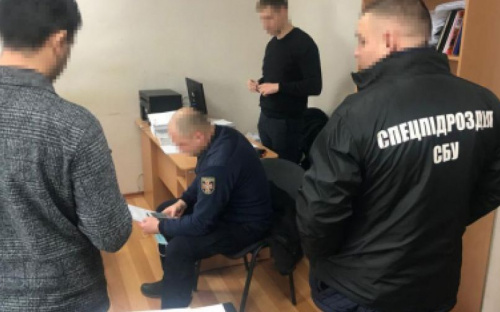 В Донбассе чиновник обманул пожилую женщину, присвоив около четверти миллиона гривен