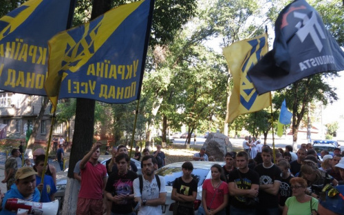 Азовцы пикетировали воинскую часть Нацгвардии, требуя  отмены вывода полка из Мариуполя (ФОТО+ВИДЕО)