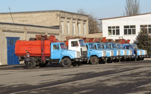 В Мариуполе продадут желающим автомобили «Коммунальника» (ФОТО)