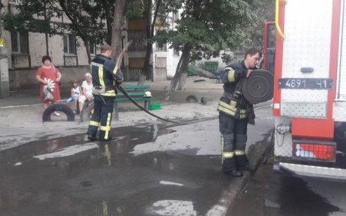 В мариупольской высотке пожар в вентиляционной шахте вызвал переполох (ФОТО)