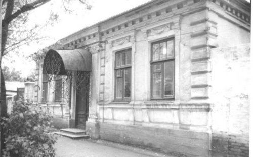 Розповідь про Маріупольську бібліотеку імені Короленка