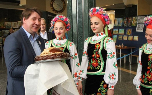 Делегация из ЕС прибыла на мариупольский международный фестиваль (ФОТО)