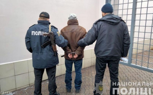 Сбежал и женился: полиция Мариуполя разыскала мужчину, скрывавшегося три года