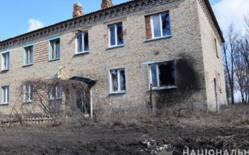 Боевики обстреляли мирных жителей Донетчины. Ранена женщина, повреждены детсад и дом