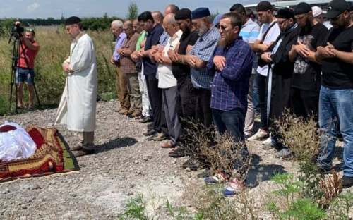 Потеряли сына, брата, друга: в Днепре попрощались с бойцом, подорвавшимся на Донбассе (ФОТО)