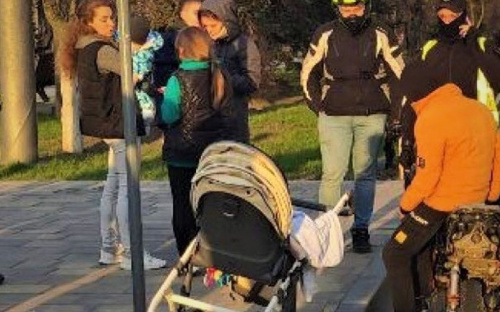 В Мариуполе скутерист сбил женщину с детьми. У грудного ребенка – черепно-мозговая травма (ДОПОЛНЕНО)