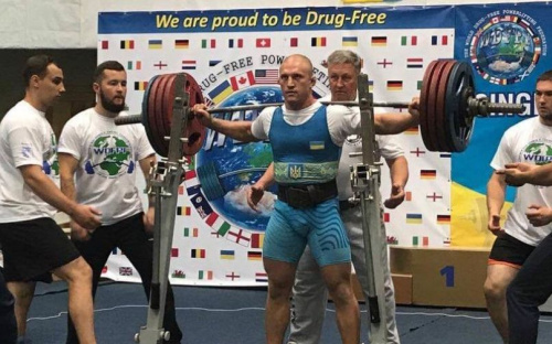 Борец из Мариуполя стал чемпионом Европы по пауэрлифтингу (ФОТО)