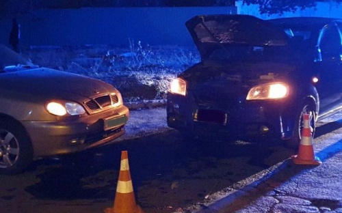 В Мариуполе легковые автомобили попали в аварию