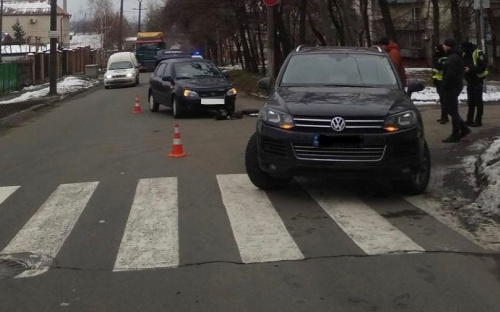 В Мариуполе «ВАЗ» «пошел налево» и въехал в «немца»