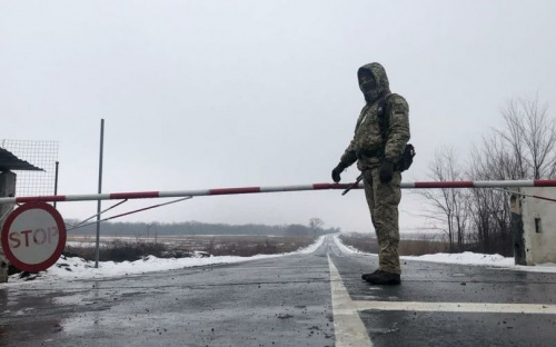 На Донбассе противник закрыл пропуск через несколько КПВВ. Где можно пересечь линию разграничения?