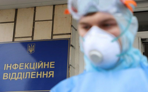 Почти три тысячи человек заболели коронавирусом в Украине за сутки