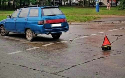 Женщина-пешеход попала под колеса автомобиля в центре Мариуполя
