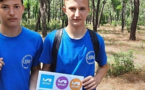 Мариупольцы возрастом от 11 до 85 в жару искали контрольные пункты