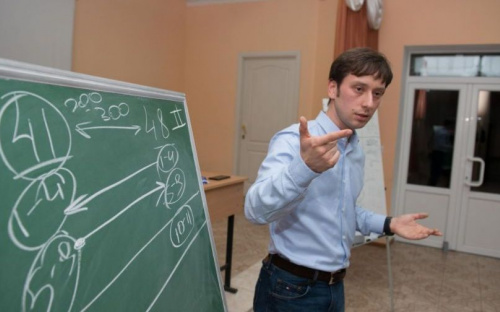 «Возрастные» школы, поступление в старшие классы и другие новшества образования в Мариуполе (ФОТО)