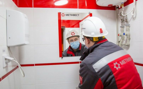 Комфортно и уютно: на меткомбинате «Азовсталь» продолжают ремонтировать бытовые помещения