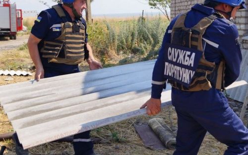 Более 100 домов в прифронтовых селах под Мариуполем повреждены в результате обстрелов. Кто восстановит?