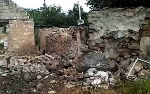 Опубликованы фото последствий воскресного обстрела мирных кварталов на Донетчине (ФОТО)