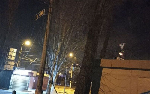 В Мариуполе оборванный кабель угрожает жителям (ФОТОФАКТ)