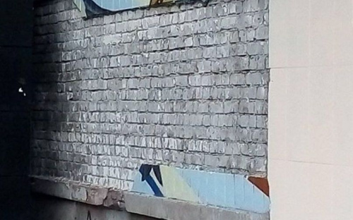 В центре Мариуполя разрушили мурал с птицей (ФОТОФАКТ)