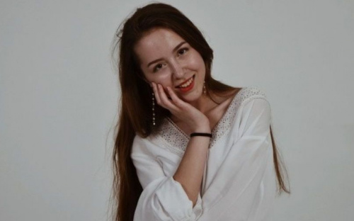 Выпускница из Мариуполя получила максимальный балл на ВНО по украинскому (ФОТО)