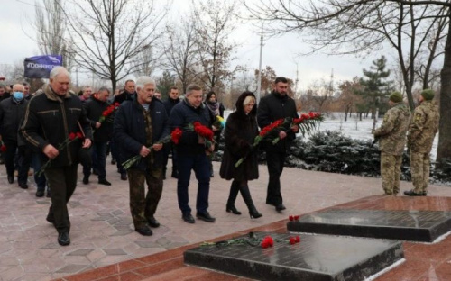 В Мариуполе почтили память воинов-интернационалистов