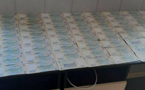 Через КПВВ Донбасса за взятку пытались вывезти большие суммы денег