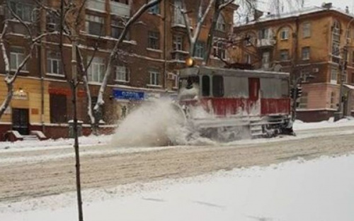 В Мариуполе снегопад не спровоцировал транспортный коллапс (ФОТО)