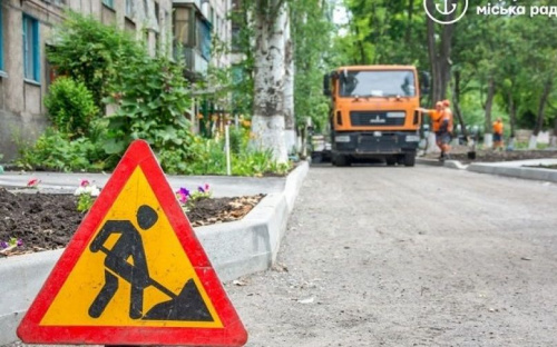 В Мариуполе создают «Уютные дворы» по-новому: мэр оценил ход работ (ФОТО)