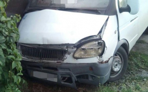 В Мариуполе маршрутка начала рассыпаться на ходу, пострадали люди (ФОТО)