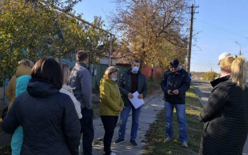 В мариупольском квартале расширят тротуар и решат проблему с ливневкой