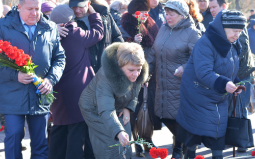 В Мариуполе прошел митинг-реквием (ФОТО)