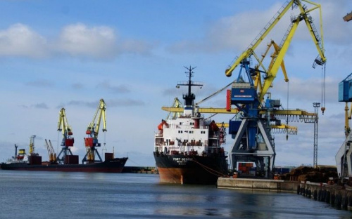В Азовском море под Мариуполем Россия задержала уже 148 судов (ФОТО)