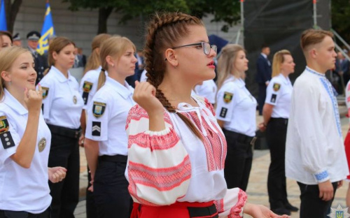 Мариупольцы «продекламировали» стихотворение на языке жестов перед Порошенко (ФОТО)