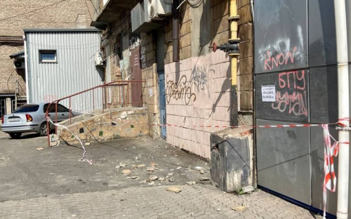 В центре Мариуполя над головами горожан нависла опасность (ДОПОЛНЕНО)